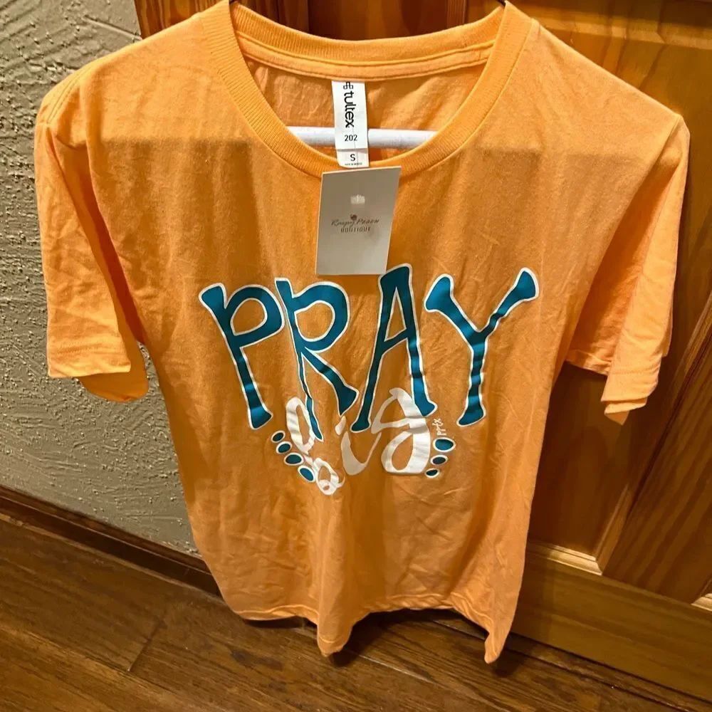 (NWT) pray big size small t shirt